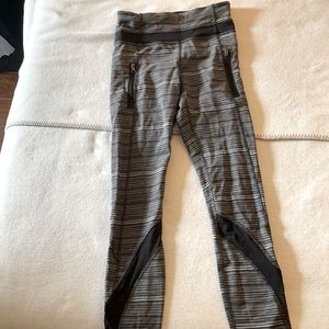 Lululemon yoga pants size 2